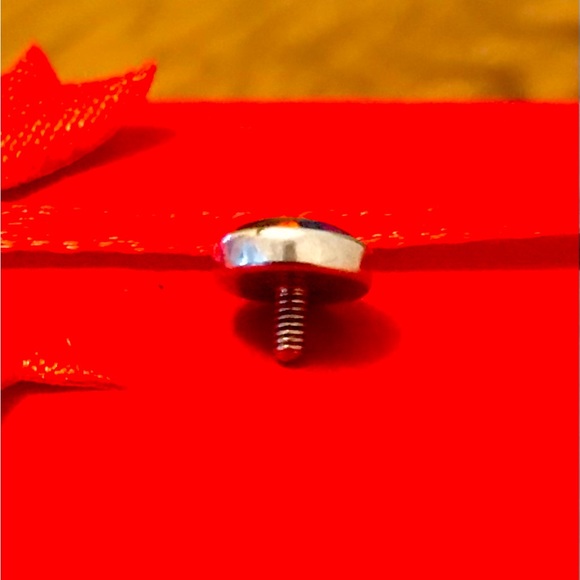 BVLA 1.2mm threaded 18k white gold and black opal cabachon labret/barbell end - Picture 4 of 4